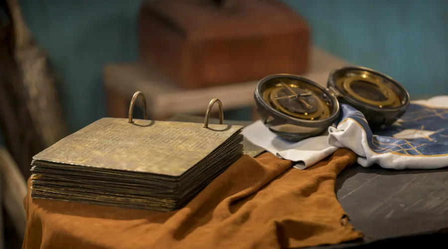 Joseph Smith's use of seer stones in translating the Book of Mormon, analyzed by Don Bradley