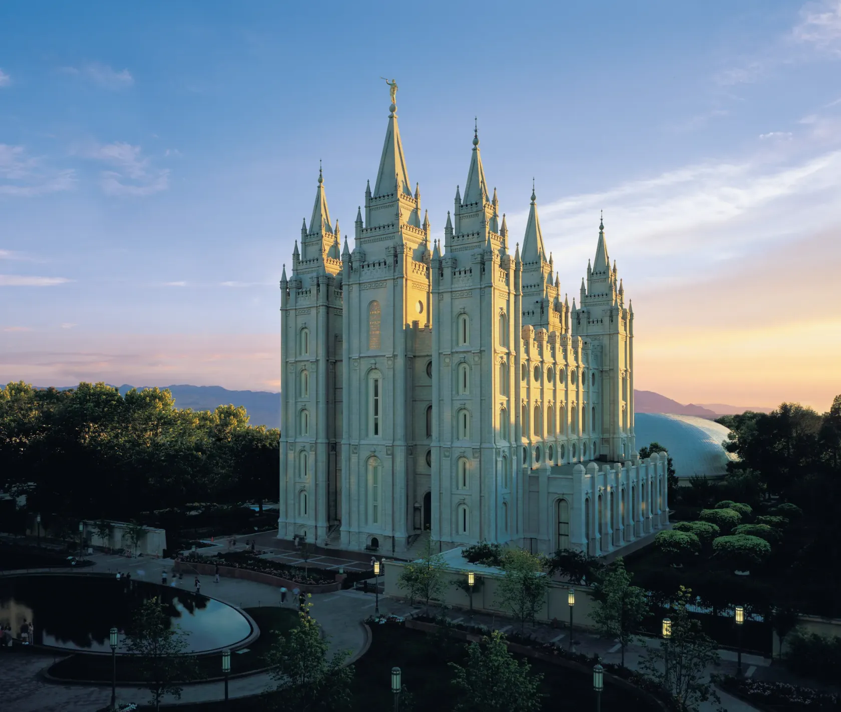 Temple garments, religious vestments worn by Latter-day Saints